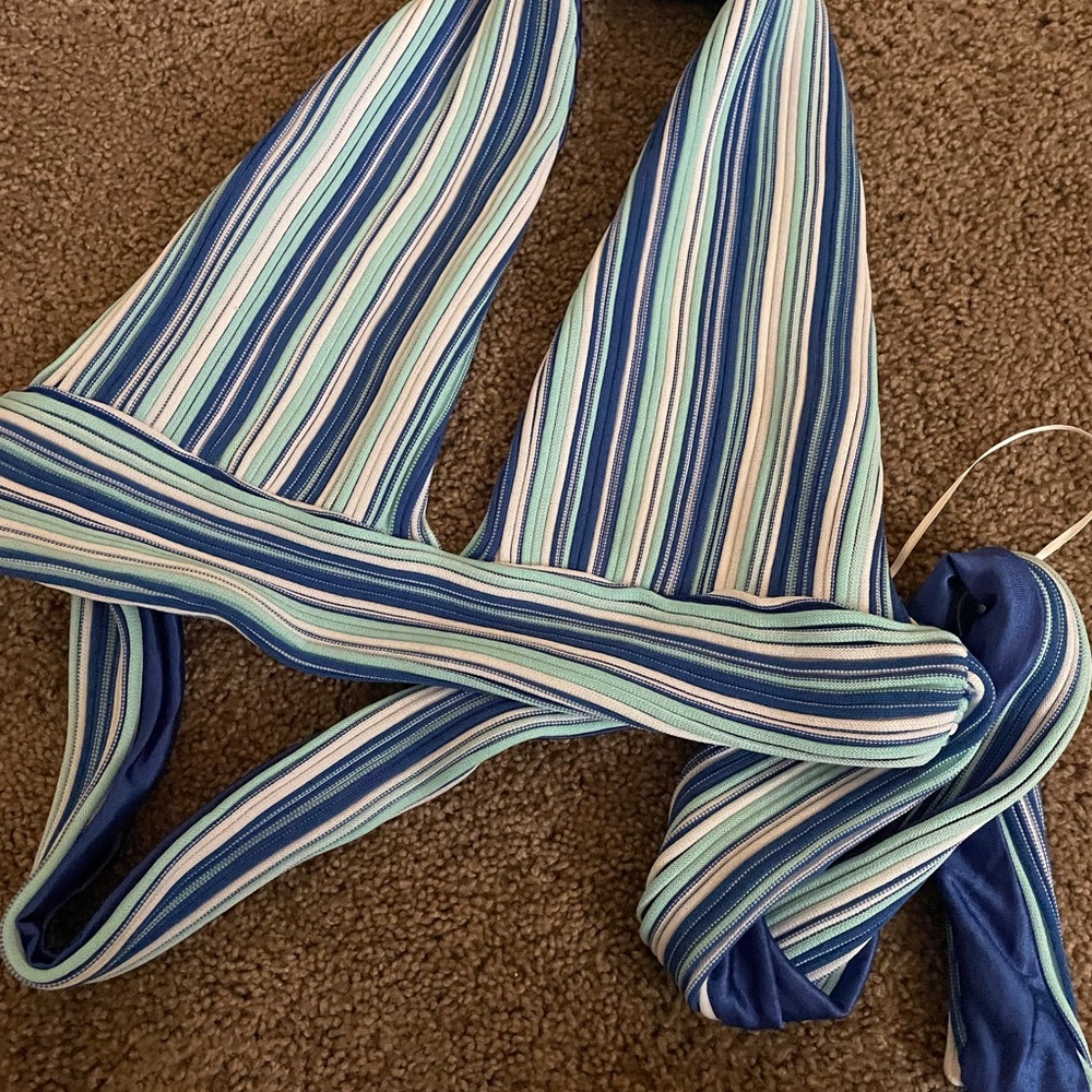 Striped Halter top - Picture 2 of 3